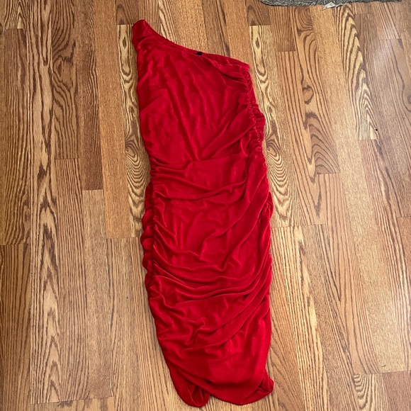 NWT 24Seven Elegant Red Ruched Body Con One-Shoulder Dress - Picture 7 of 10